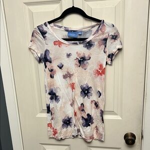 Simply Vera Vera Wang Pink and Purple Floral Short Sleeve Top